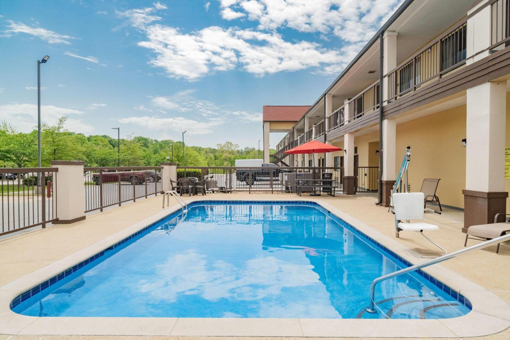 Hotel Super 8 By Wyndham Columbia Extérieur photo
